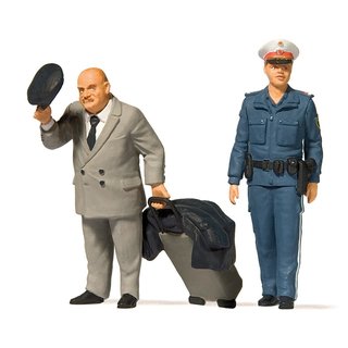 Reisender und Polizistin - Österreich